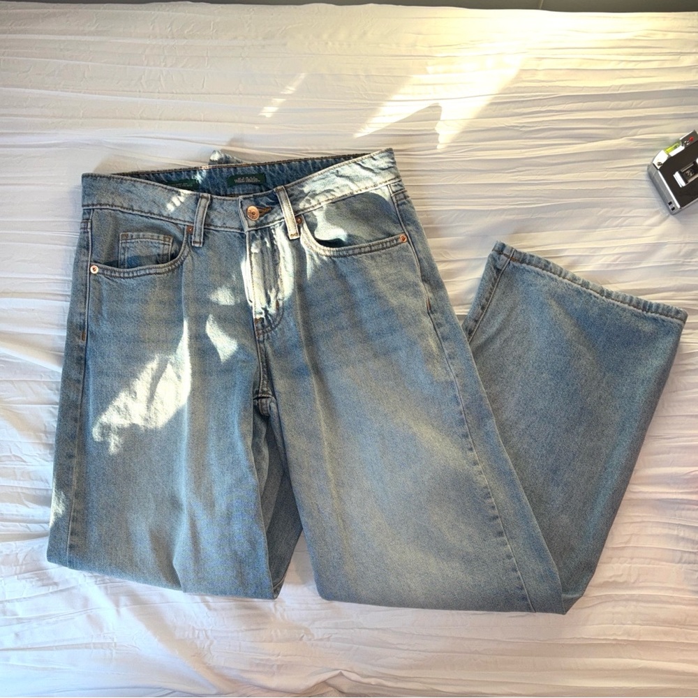 NWOT Wild Fabel Low Rise Wide Leg Jeans